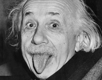 Einstein tirant la langue face aux tyrans